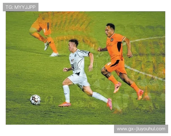 当足球运动员以模特步走秀展现场外别样魅力与风采瞬间纪实全景录